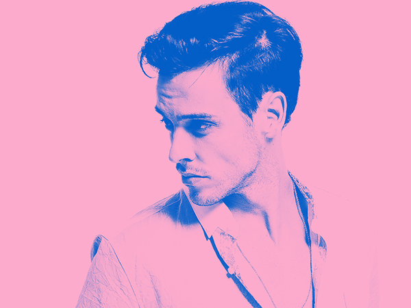 picture of a man with pink and grey hue duotone ps action